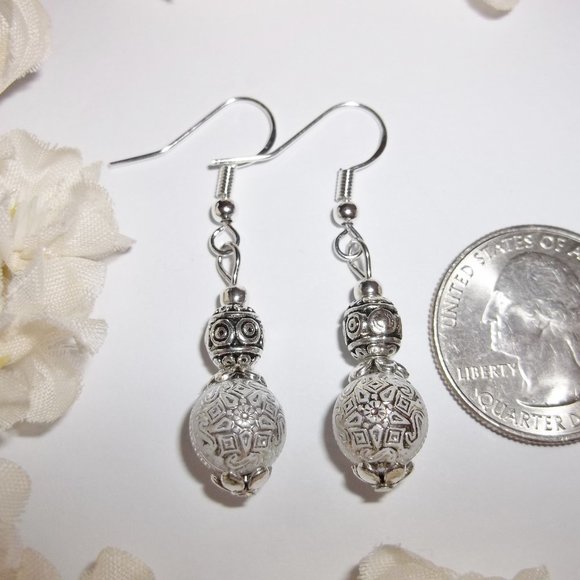 White Dangle Earrings NWT Beaded Dangle Drop Set Pair Jewelry Gift Girl 3994 - Picture 2 of 5